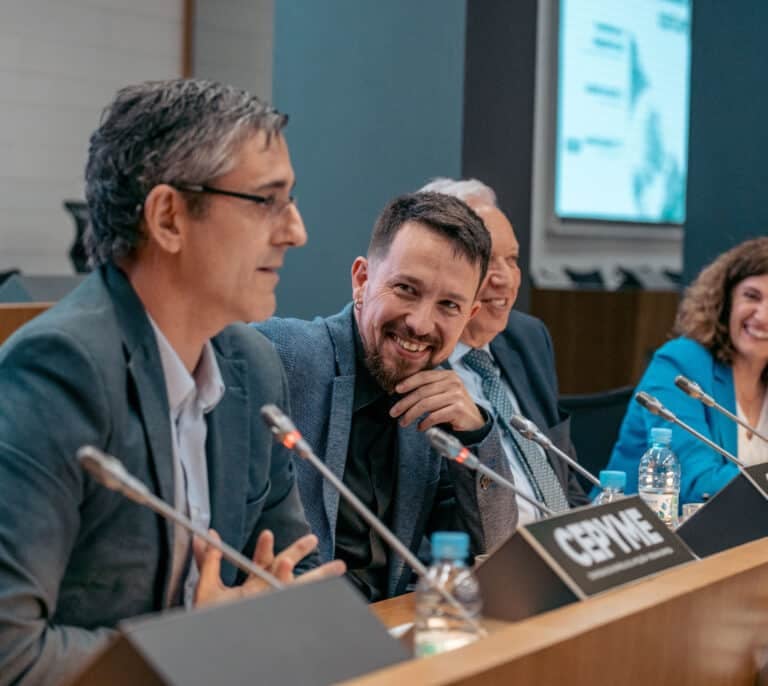 Del panadero de Pablo Iglesias a su relación de hecho, "asexuada", con Margallo