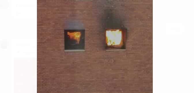 Imágenes del incendio en la sede del Centro Económico y Social (CES), junto al Ministerio de Sanidad.