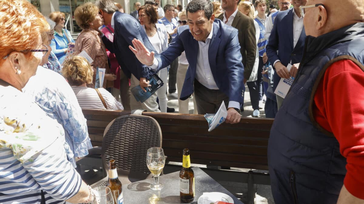 El presidente de la Junta de Andalucía, Juanma Moreno, este viernes en el municipio madrileño de Alcorcón.