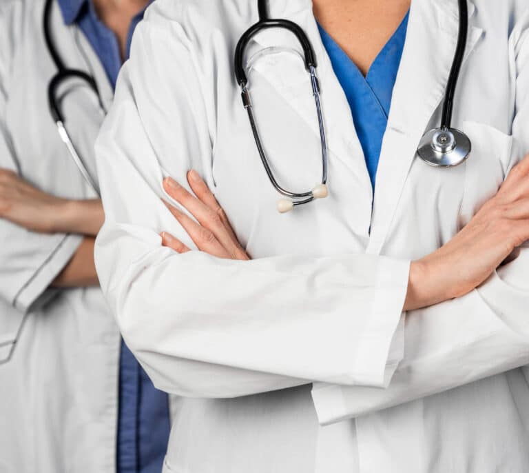 508 euros por hacer guardia un festivo, así es el aumento logrado por los médicos vascos