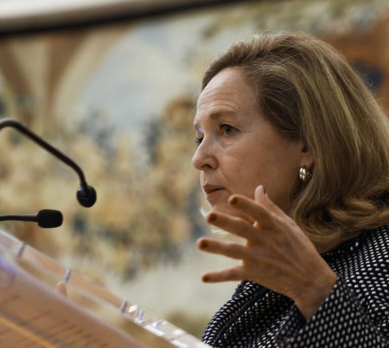 Un fondo de Estados Unidos declara a España en "impago técnico" por laudo de renovables