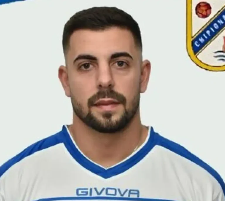 Matan a puñaladas a Paco Naval,  jugador de 24 años del Chipiona