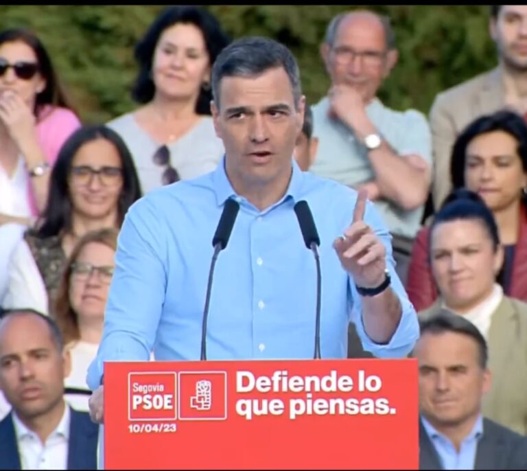 Un grupo de jóvenes interrumpe un acto de Pedro Sánchez para reprochar su cambio de postura con Marruecos