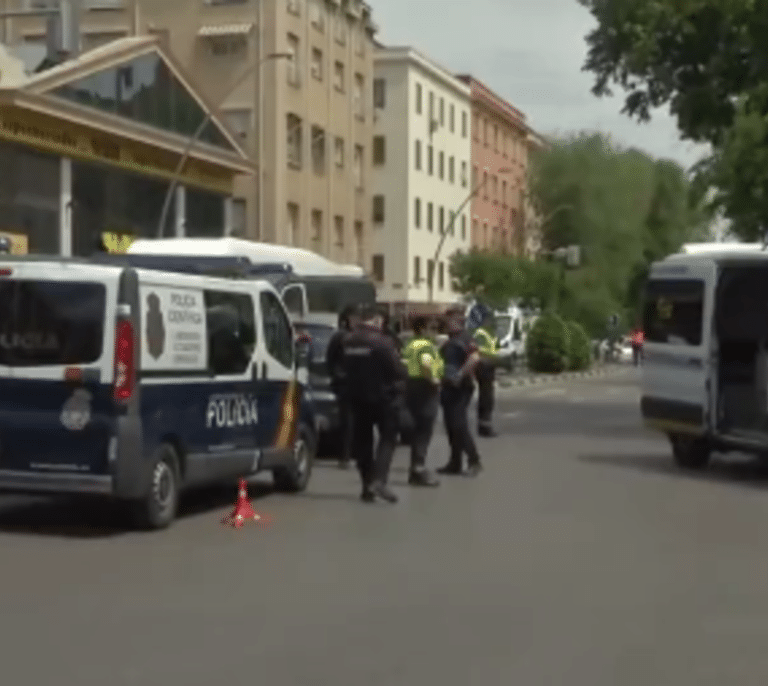 Dos muertos y varios heridos en un atropello por un coche que huía de la Guardia Civil en el Paseo de Extremadura de Madrid