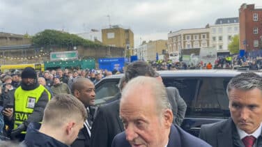 El rey Juan Carlos, en Stamford Bridge para ver el Chelsea-Real Madrid de la Champions