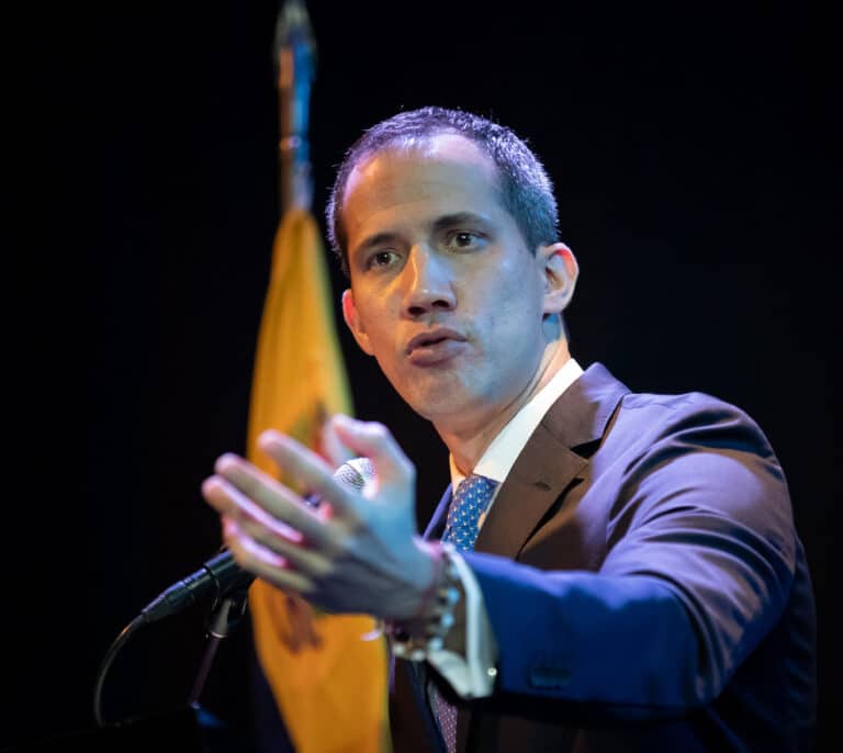 Guaidó: "Busco protección internacional para regresar cuanto antes a mi país"
