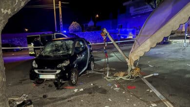 El coche del capo Falconetti, conducido por su mujer, deja 18 heridos tras irrumpir en un concierto