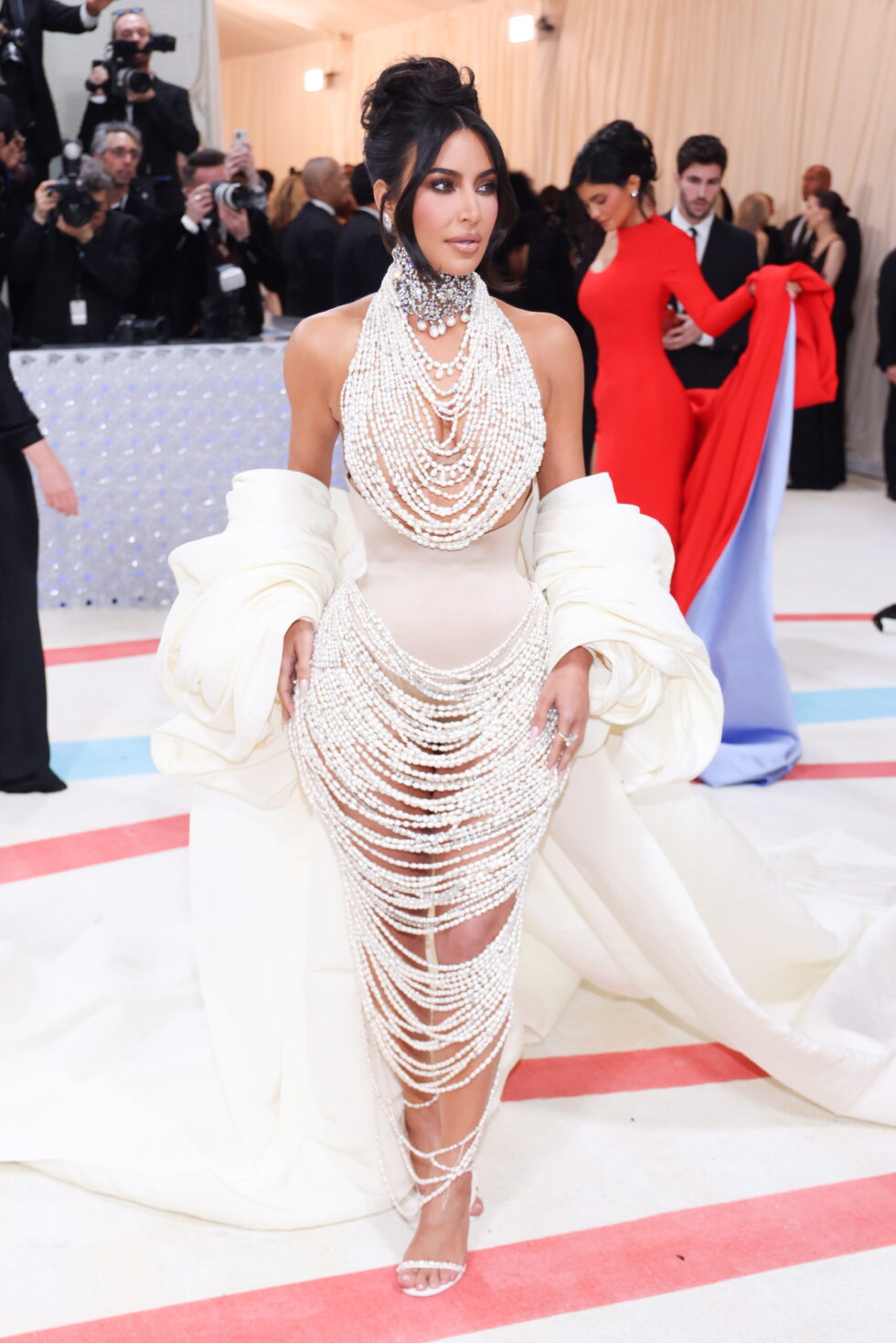 Kim Kardashian llega a la alfombra roja de la Met Gala 2023