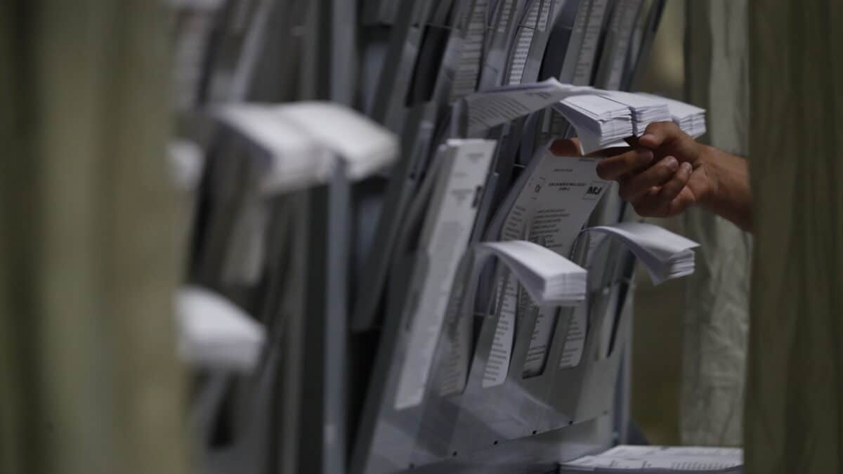 La participación en las elecciones del 28-M es del 36,7% a las 14:00 horas, 1,6 puntos más que en 2019