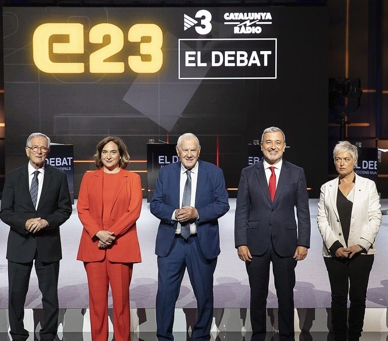 Trias se enreda con la huida de empresas del procés en un debate que centra a Collboni