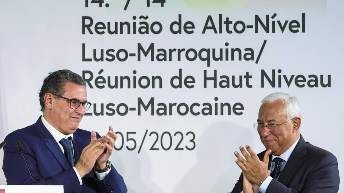 El primer ministro de Portugal Antonio Costa y el de Marruecos Aziz Akhannouch tras la RAN en Lisboa
