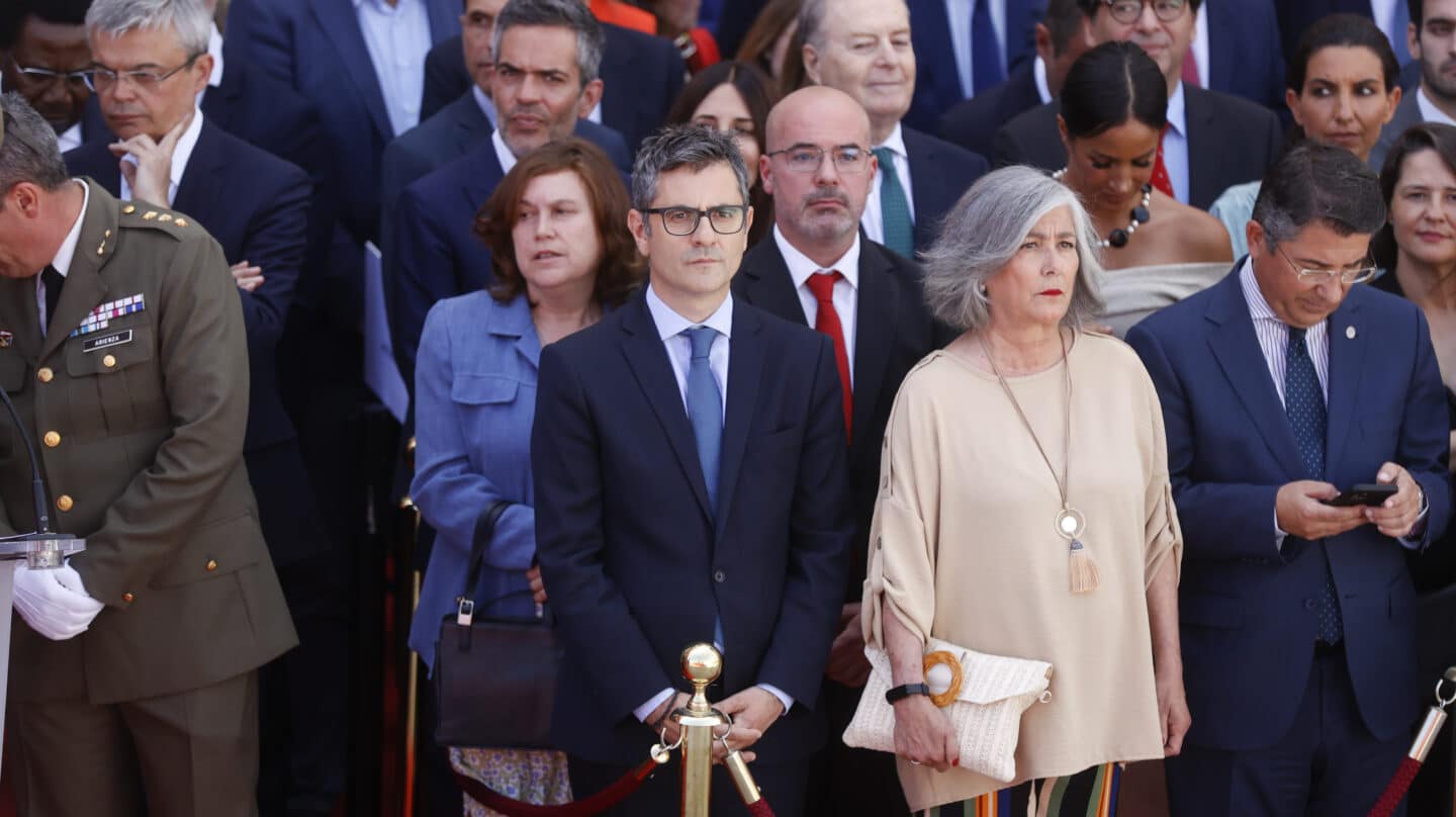 MADRID, 02/05/2023.- El ministro de Presidencia, Félix Bolaños, asiste al acto cívico militar por el Dos de Mayo, Día de la Comunidad de Madrid, celebrado este martes en la Puerta del Sol. EFE/ Juan Carlos Hidalgo