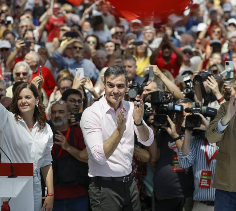Sánchez vuelve a los anuncios del 28-M: 580 millones para "robustecer" y "modernizar" la atención primaria