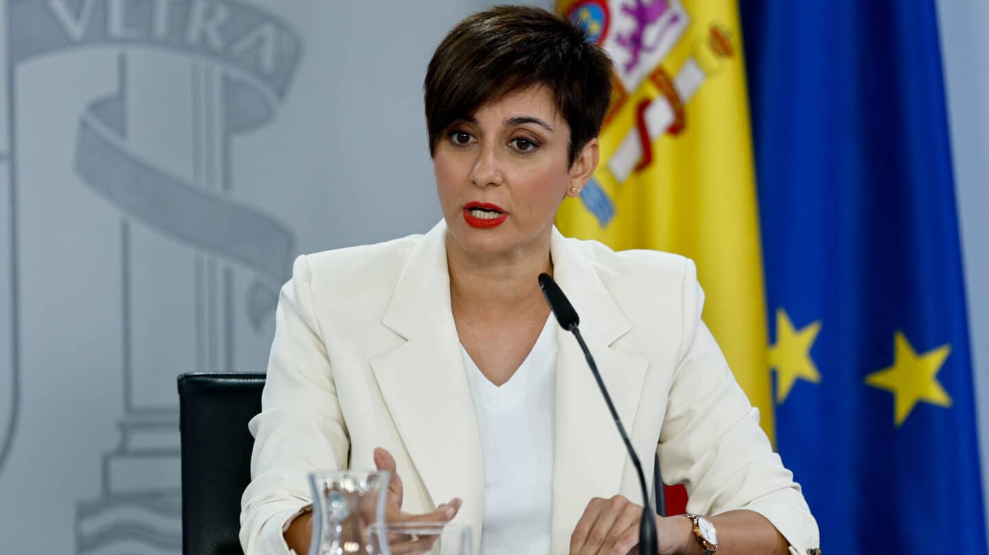 MADRID, 16/05/2023.- La portavoz del Gobierno y ministra de Política Territorial, Isabel Rodríguez durante la rueda de prensa celebrada este martes tras el Consejo de Ministros celebrado en el Palacio de La Moncloa. EFE/ Rodrigo Jiménez