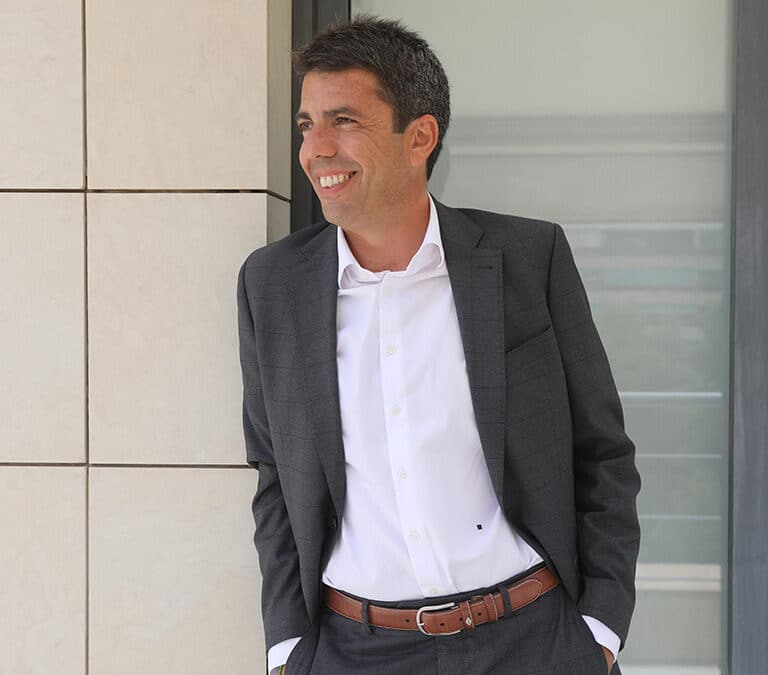 "Son los ciudadanos los que van a decidir si sumo con Vox. A ellos me someto"
