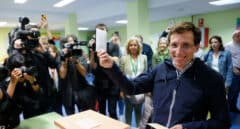 Almeida consigue la mayoría absoluta en Madrid