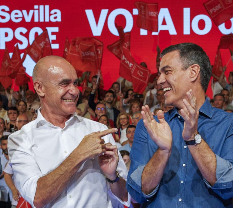 Sánchez reivindica la "política útil" del Gobierno y esquiva el ruido por Bildu