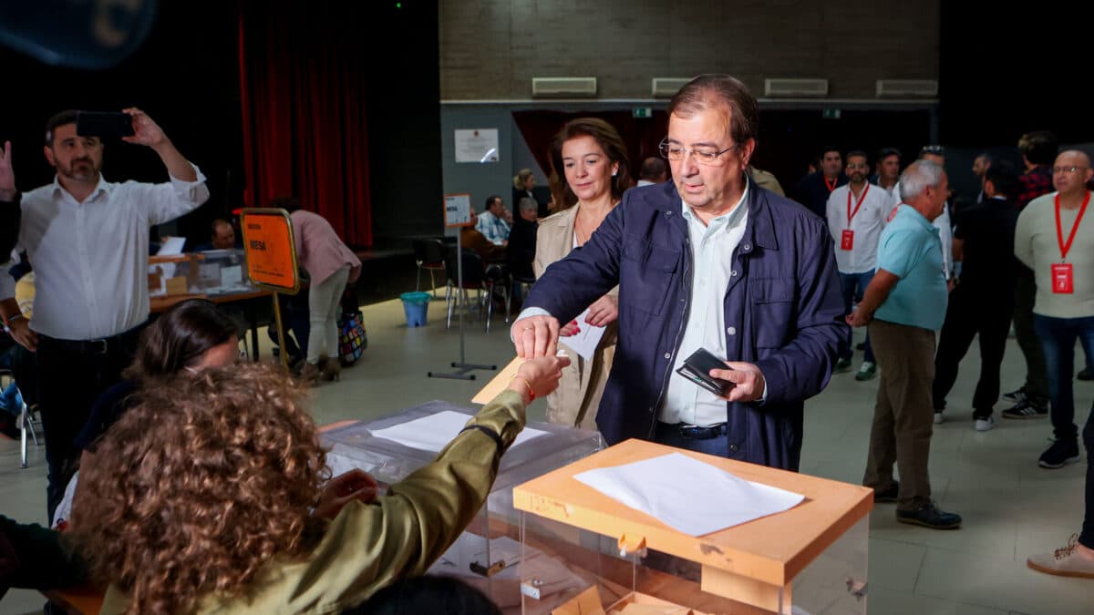 El PSOE mantiene Castilla-La Mancha pero pierde Extremadura