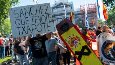 Miles de guardias civiles y policías claman en Madrid por "justicia salarial" y "pensiones dignas"