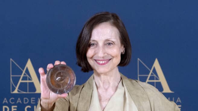 Theater and film actress Carme Elias y Boada receives a gold medal at the 2023 Academy Film Academy.