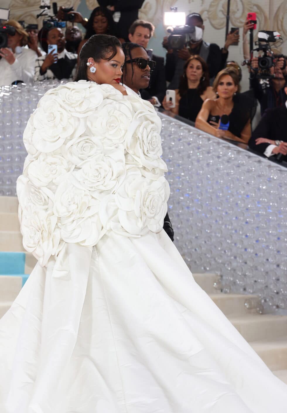 Rihanna en la alfombra de la Met Gala 2023