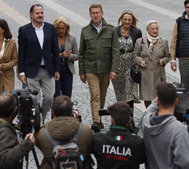 Feijóo pide a Sánchez que explore la Ley de Partidos para impedir expresos de ETA el 28-M