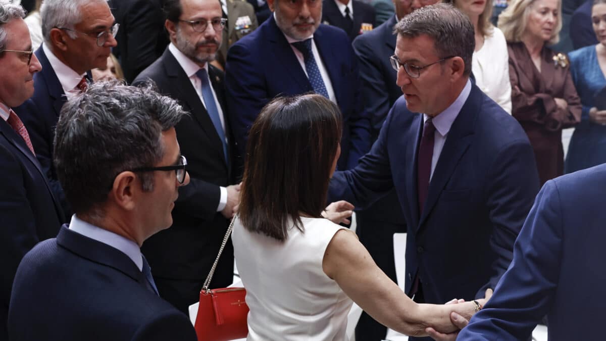 Feijóo sitúa en la normalidad su encuentro con los fiscales que el PSOE tilda de "inquietante"