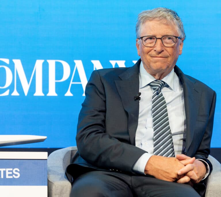 Jeffrey Epstein amenazó a Bill Gates con divulgar una supuesta aventura con una jugadora de bridge rusa