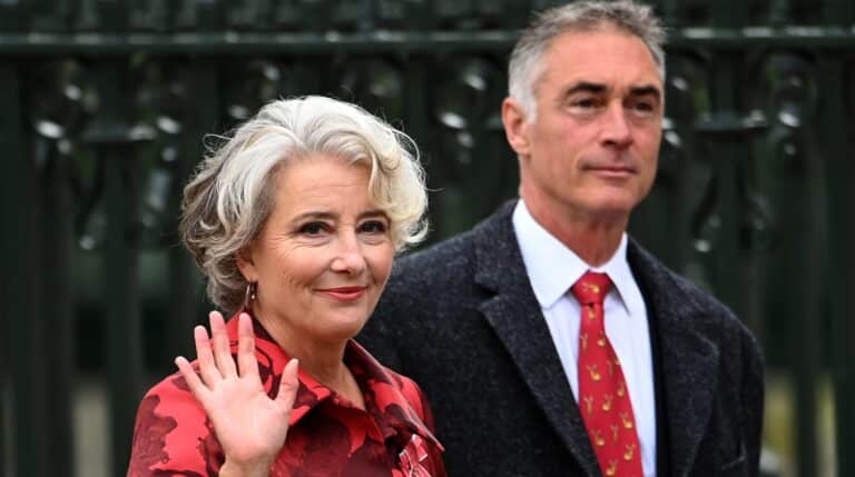 La actriz Emma Thompson a su llegada a la abadía de Westminster para la coronación