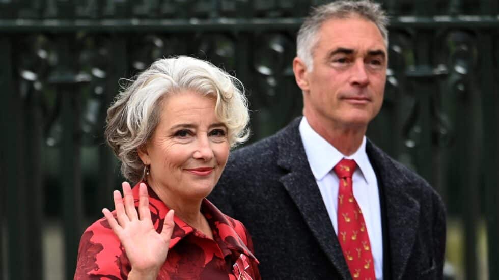 La actriz Emma Thompson a su llegada a la abadía de Westminster para la coronación