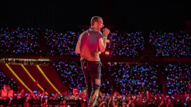 El cantante de la banda británica Coldplay, Chris Martin, durante un concierto en el Estadi Olímpic Lluís Companys, a 24 de mayo de 2023