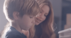 Los hijos de Piqué y Shakira cantan en el vídeo oficial de 'Acróstico'