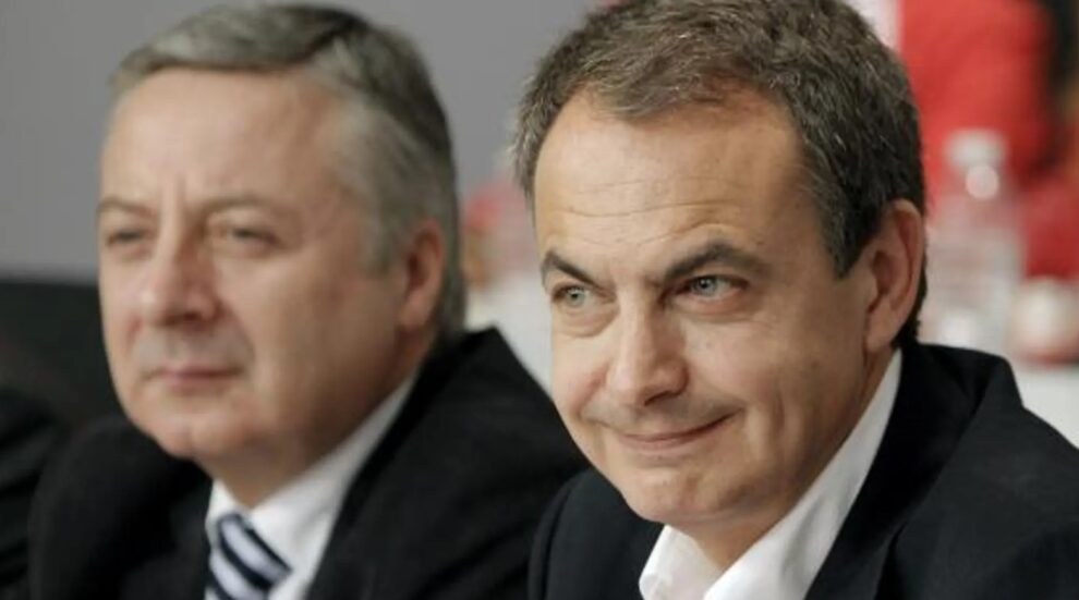 El exministro José Blanco junto a el expresidente José Luis Rodríguez Zapatero.