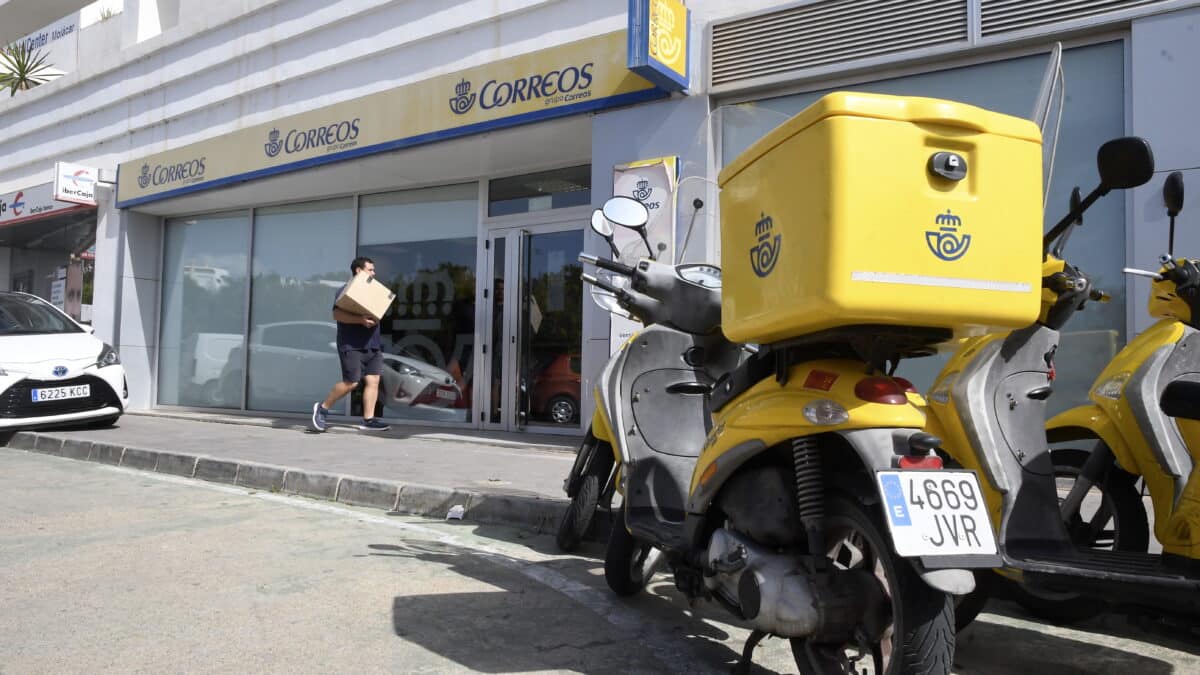 Fotografía de la oficina de correos de Mojácar (Almería)