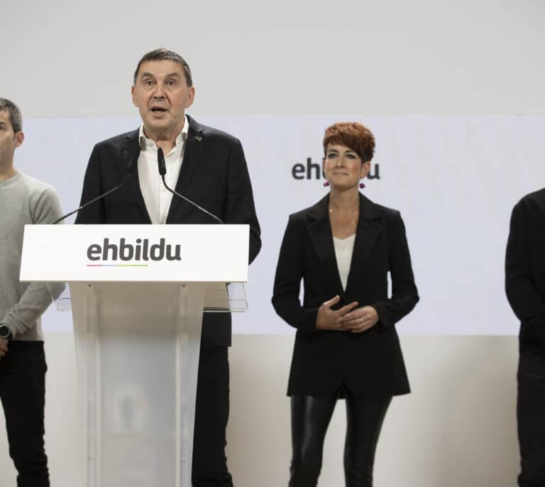 Otegi acusa a la derecha de crear un "lodazal" para el "acoso y derribo" electoral  de EH Bildu
