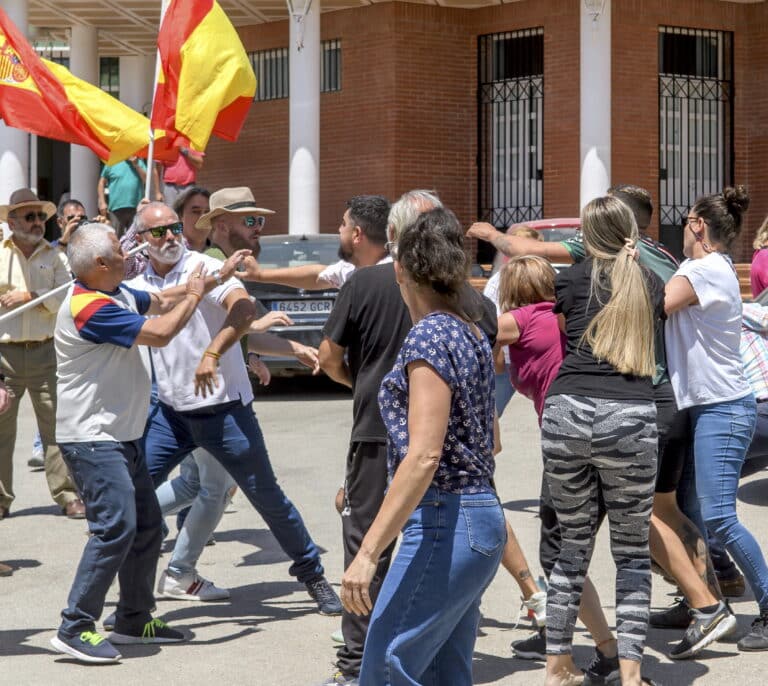 Insultos, agresiones y un herido leve durante un acto de Vox en Marinaleda