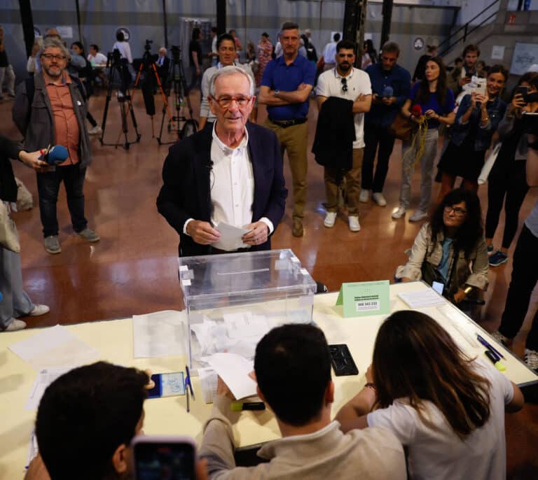 Xavier Trias acaricia la alcaldía de Barcelona y Colau cae a la tercera posición
