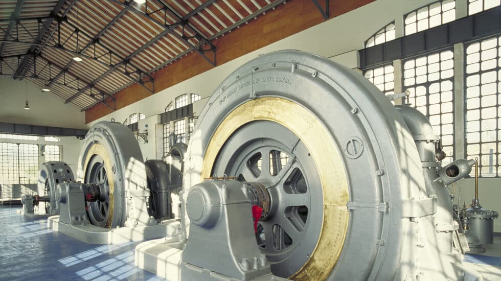 Detalle de las antiguas turbinas Peltón de la central eléctrica de Torrelaguna