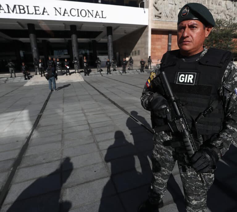 Ecuador: muerte cruzada, balaceras y la alargada sombra de Correa