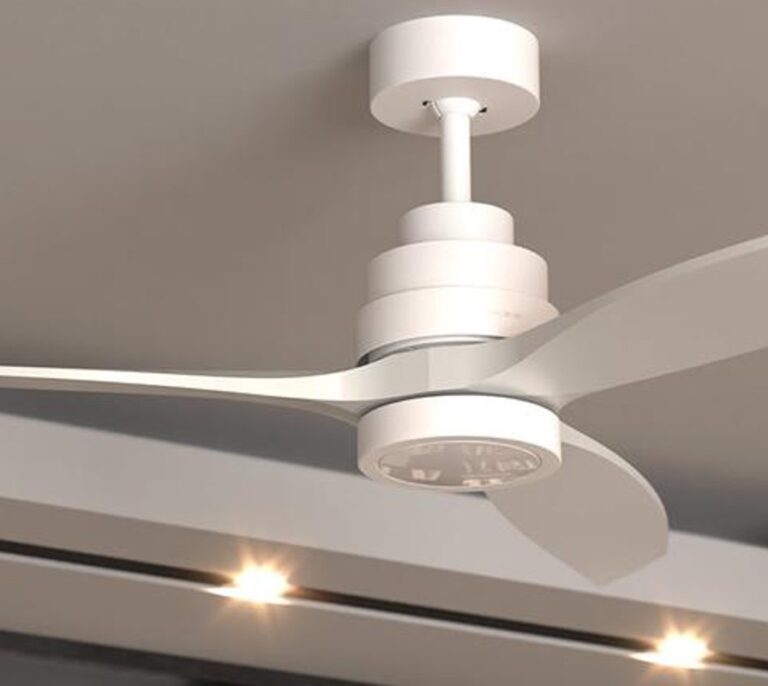 Combate el calor con este ventilador de techo de Cecotec ahora con un 20% de descuento