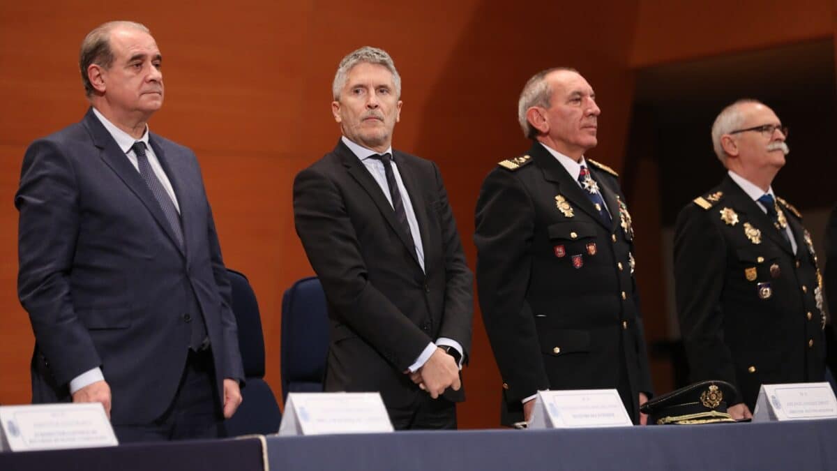 El director general de la Policía Nacional, Francisco Pardo; el ministro del Interior en funciones, Fernando Grande- Marlaska; el director adjunto operativo de la Policía Nacional, José Ángel González (EP).