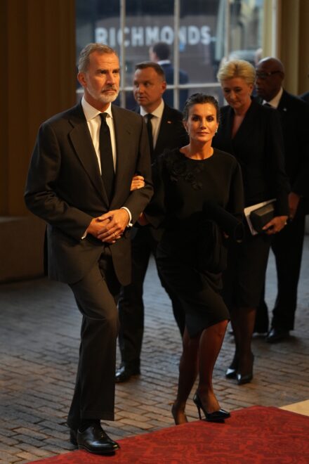 Los reyes Felipe y Letizia en la recepción del 18 de septiembre en Buckingham