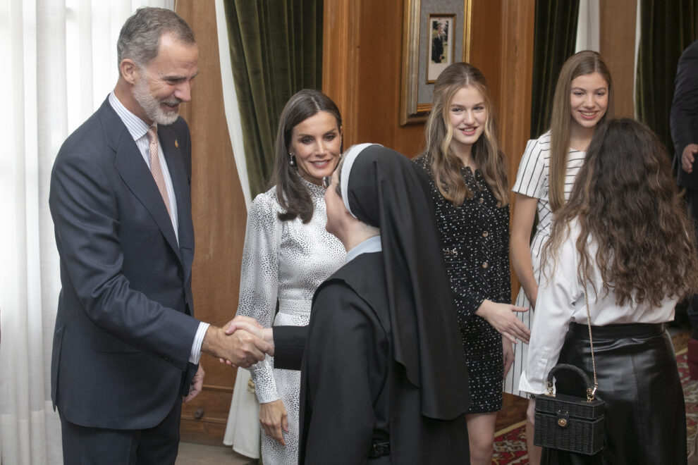 Felipe y Letizia con sus hijas en uno de los eventos