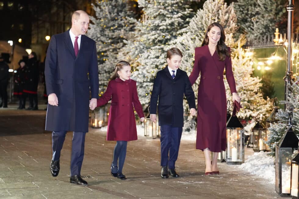 Kate y Guillermo con sus dos hijos mayores en el concierto de Navidad