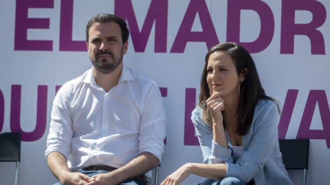 La secretaria general de Podemos y ministra de Derechos Sociales y Agenda 2030, Ione Belarra, y el líder de Izquierda Unida y ministro de Consumo, Alberto Garzón