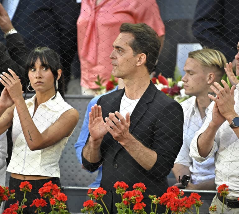 Aitana y Miguel Bernardeau viven un incómodo encuentro en el tenis