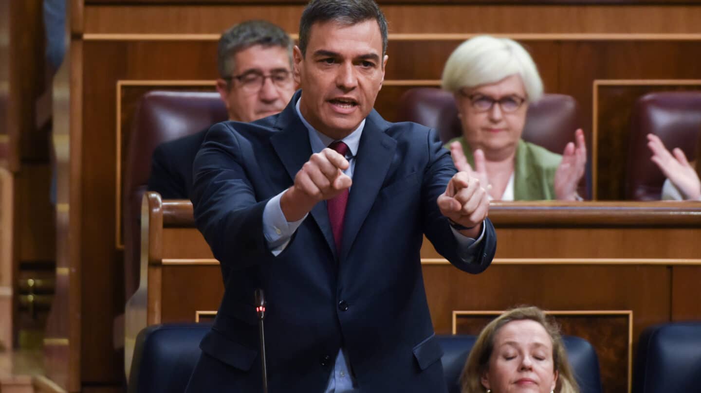 El presidente del Gobierno, Pedro Sánchez, interviene durante una sesión plenaria en el Congreso de los Diputados, a 10 de mayo de 2023, en Madrid (España). Durante el pleno, el ministro de Industria ha dado cuenta de la situación de los Proyectos Estratégicos para la Recuperación y Transformación Económica (Perte) dependientes del departamento y también, ha informado sobre las prioridades y medidas que piensa impulsar el ministro en lo que queda de Legislatura. 10 MAYO 2023;PERTE;PLENO;CONGRESO;POLITICA Gustavo Valiente / Europa Press 10/5/2023