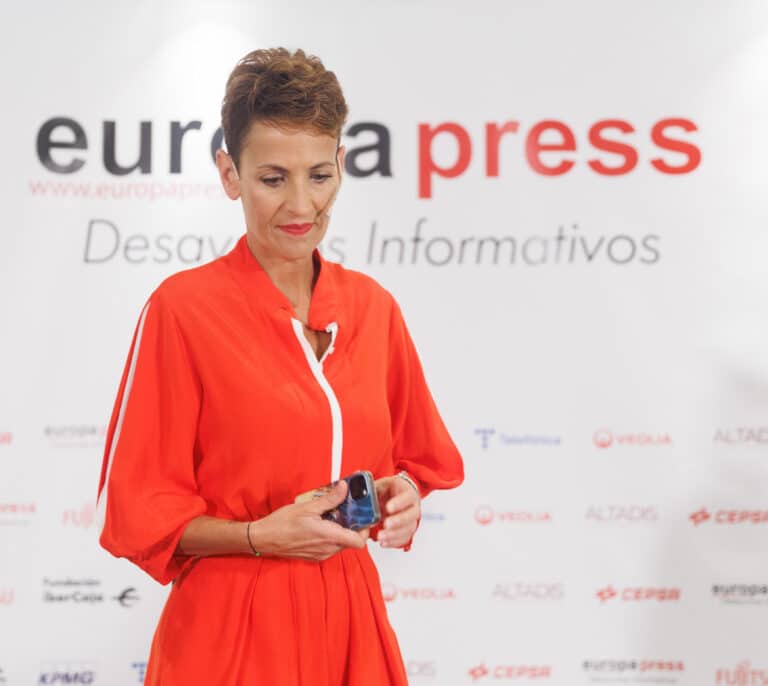 Chivite recuerda que "es legal" presentar expresos de ETA, pese a que a ella no le gusta