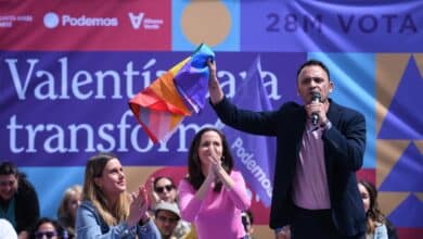 El candidato de Podemos en Madrid ataca a Almeida: "Es un facha que encabeza un gobierno homófobo"