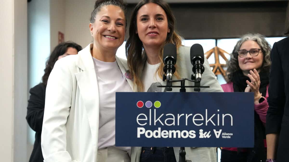 Maite García e Irene Montero, en Rentería.